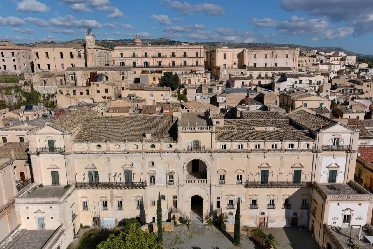 מלון נוטו Palazzo Trigona Dependance מראה חיצוני תמונה