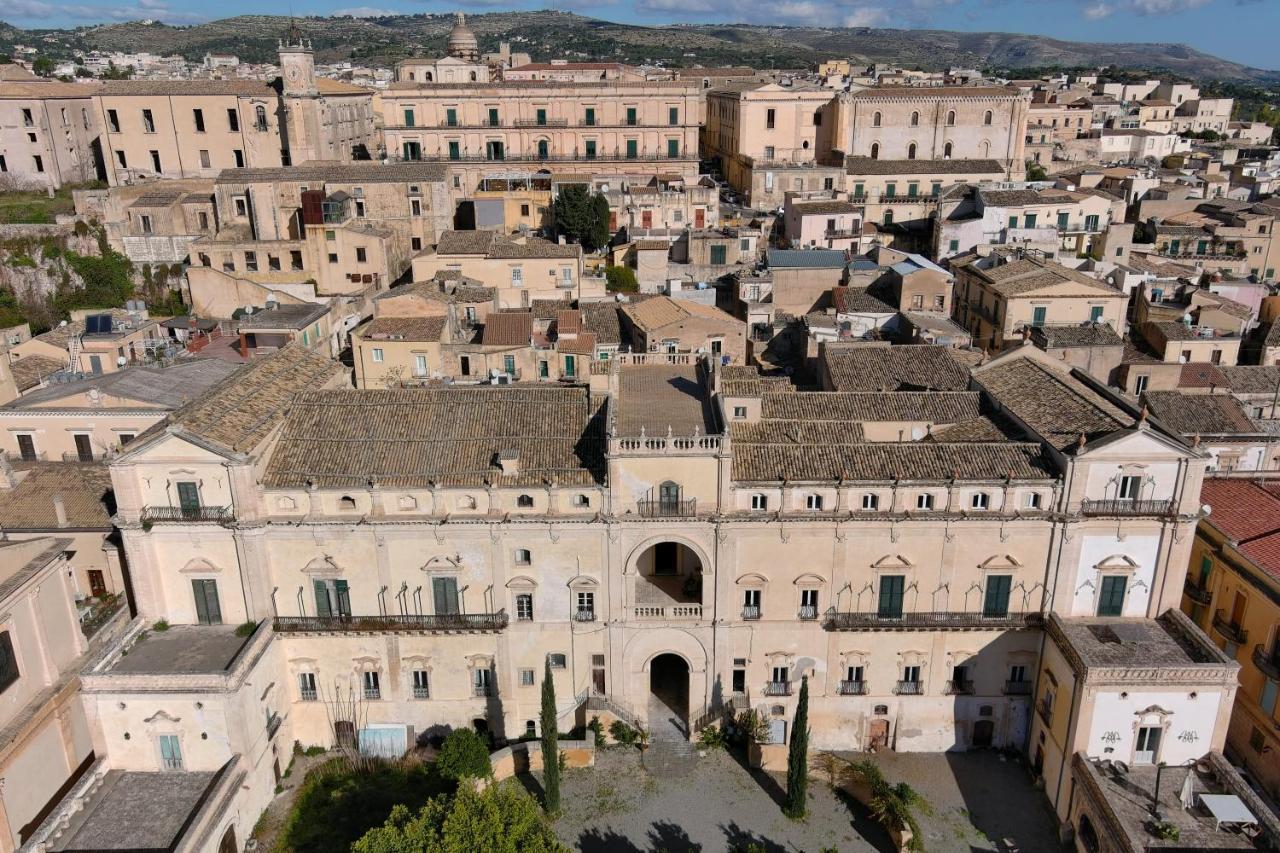 מלון נוטו Palazzo Trigona Dependance מראה חיצוני תמונה