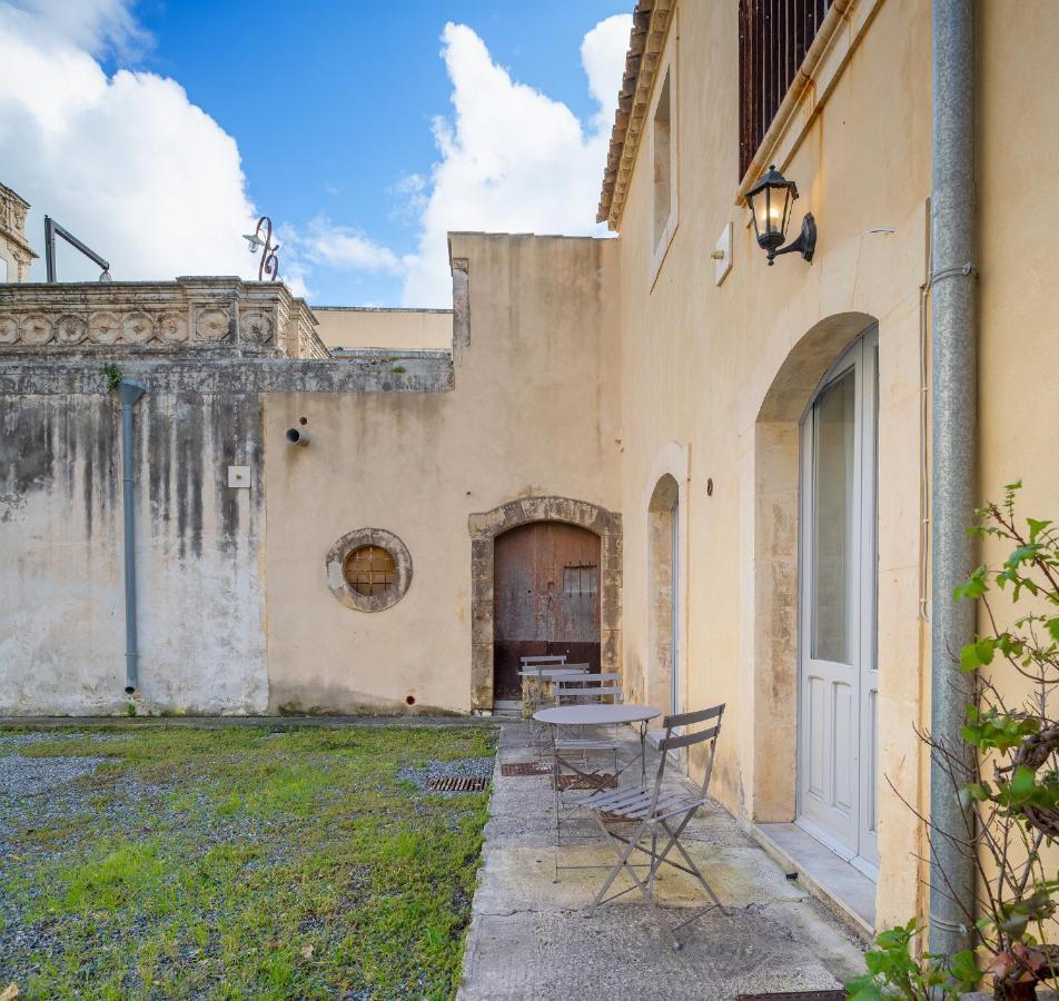 מלון נוטו Palazzo Trigona Dependance מראה חיצוני תמונה