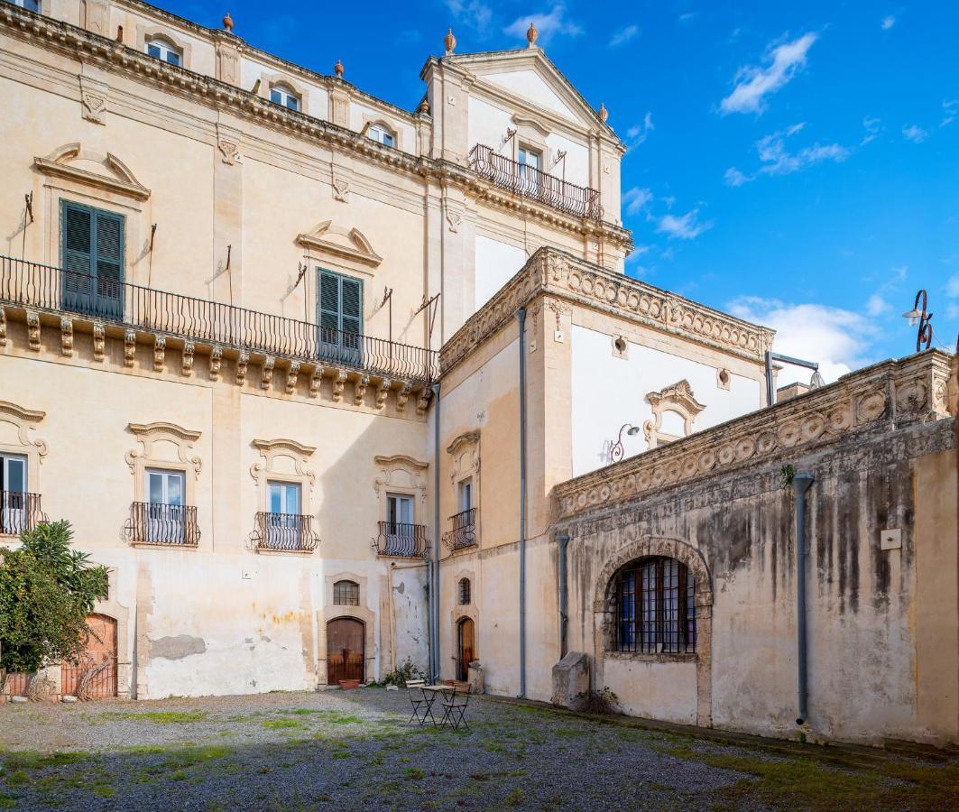 מלון נוטו Palazzo Trigona Dependance מראה חיצוני תמונה