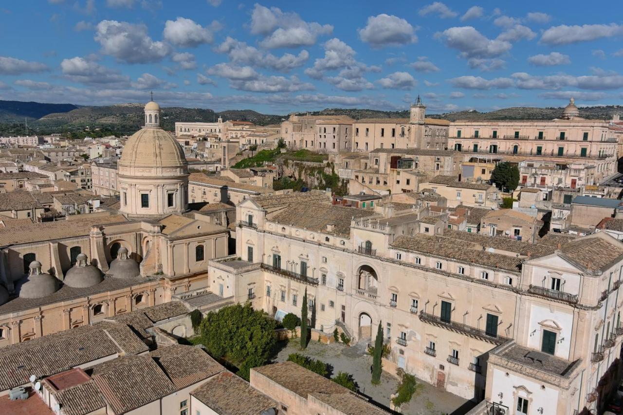 מלון נוטו Palazzo Trigona Dependance מראה חיצוני תמונה